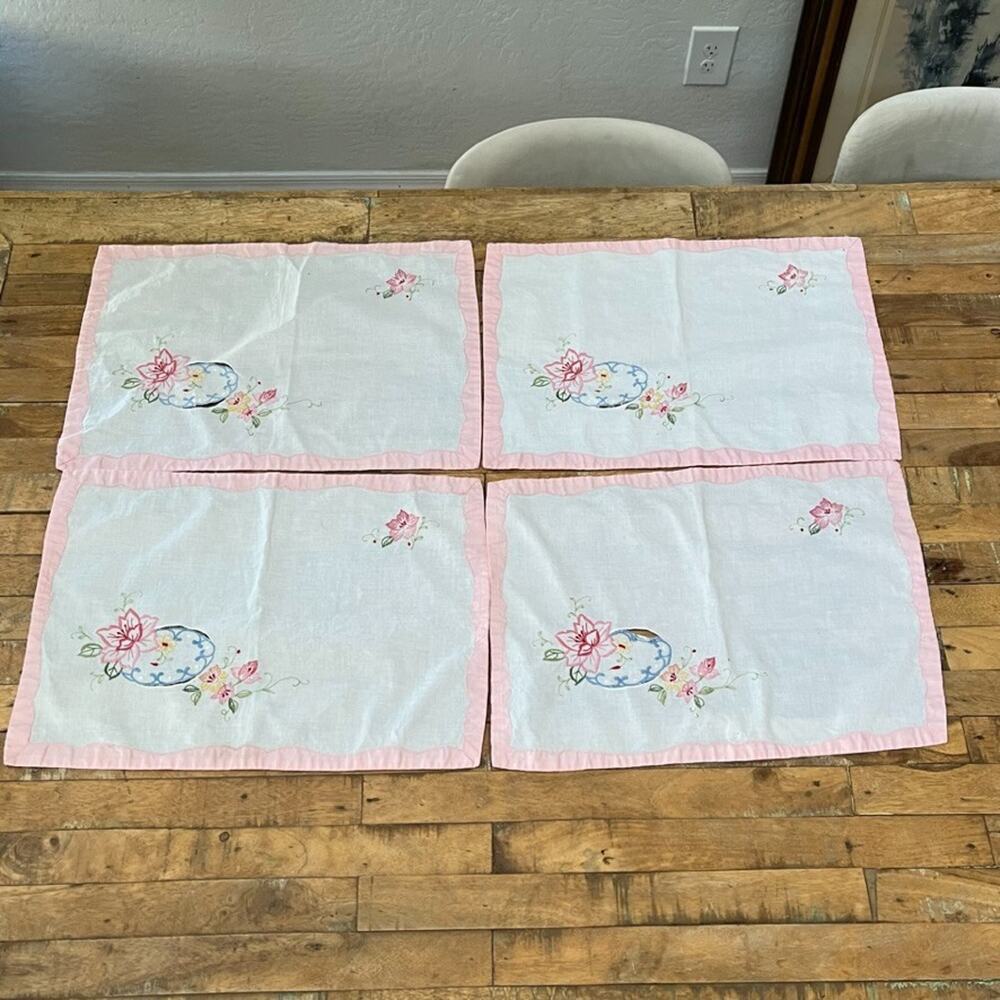 Vintage Floral Hand Embroidered Placemats Napkins Set Of 4 Pink Trim Border